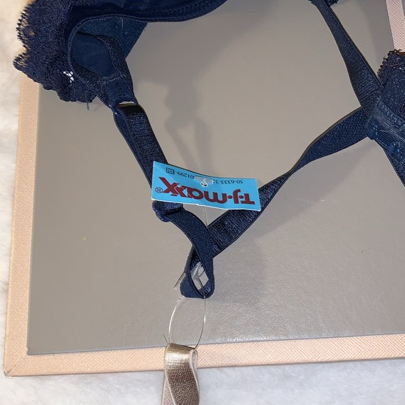 🦋 ELLEN TRACY T-Shirt Bras (Navy and Beige) NWT 38B - Picture 8 of 15